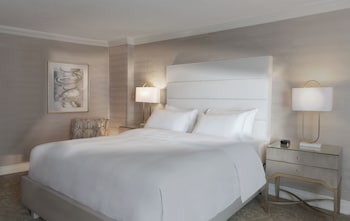 Standard Room, 1 King Bed, Lakeside