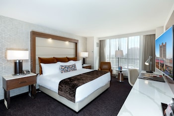 Premier Room, 1 King Bed, City View