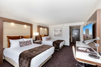 Premier Room, 2 Queen Beds, City View