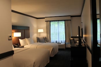 Classic Room, 2 Queen Beds, Roll-in Shower