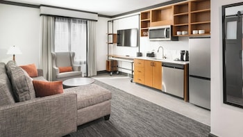 Signature Suite, 1 King Bed with Sofa bed