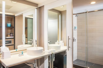 aloft, Room, 2 Queen Beds
