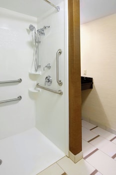 Room, 2 Queen Beds (Mobility Accessible, Roll-In Shower)