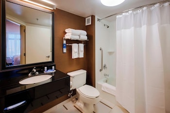 Room, 2 Queen Beds (Mobility/Hearing Accessible, Tub)
