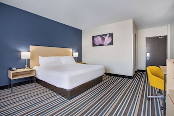Standard Room, 1 King Bed