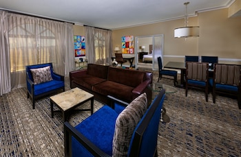 One-Bedroom King Suite, 1 King Bed, Jetted Tub