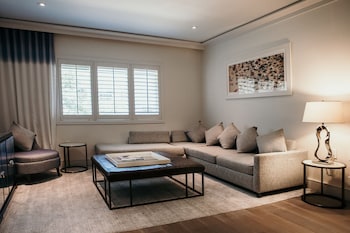 Luxury Suite with Pool View