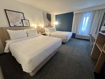 Room, 2 Queen Beds, Non Smoking