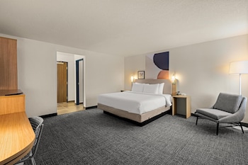 Room, 1 King Bed, Accessible, Bathtub (Mobility & Hearing)