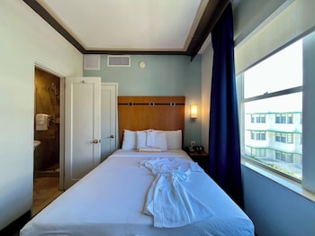 Standard Room, 1 Full Bed, Partial Ocean View