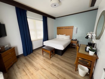 Superior Room, 1 Queen Bed