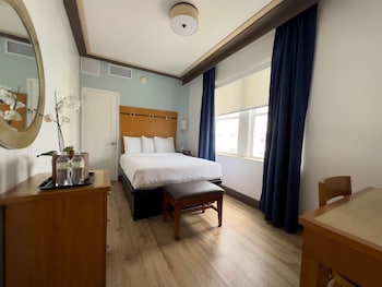 Standard Room, 1 Full Bed, Partial Ocean View