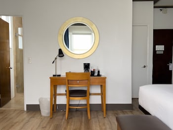 Superior Room, 1 King Bed, Ocean View