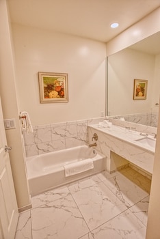 Standard Room, 2 Double Beds