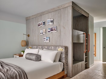 Suite, Pool View (King and Bunk)