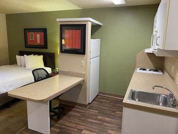 Room, 1 Queen Bed, Non Smoking (Efficiency)