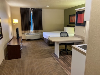 Room, 1 Queen Bed, Non Smoking (Efficiency)