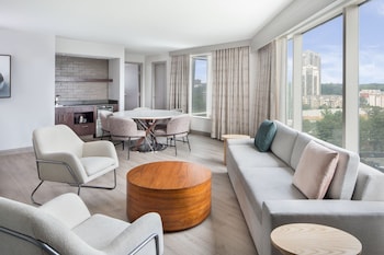 Suite, 1 Bedroom, Lake View