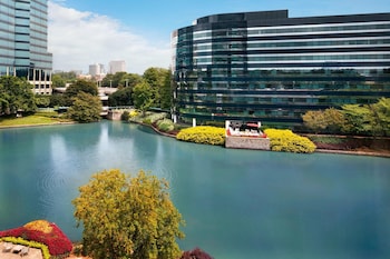 Superior Room, 1 King Bed, Non Smoking, Lake View