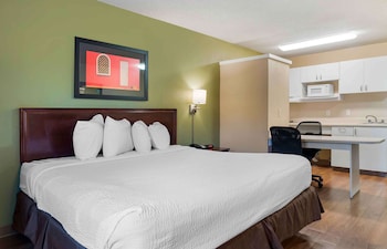 Studio, 1 King Bed, Non Smoking