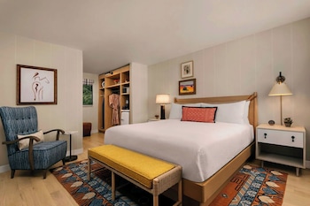 Deluxe Room, 1 King Bed (Garden King)