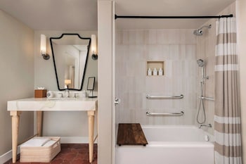 Deluxe Room, 1 King Bed (Garden King, ADA)
