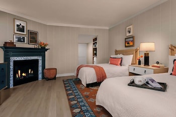 Deluxe Room, 2 Double Beds (Garden 2 Full Bed Suite ADA)