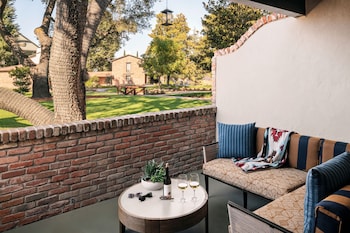 Deluxe Room, 2 Double Beds (Garden 2 Full Bed Suite ADA)