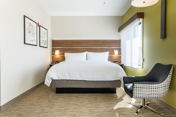 Standard Room, 1 King Bed (Top Floor)