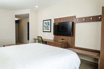 Standard Room, 1 King Bed (Top Floor)