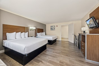 Standard Room, 2 Queen Beds, Non Smoking