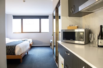 Studio Apartment Two x Queen Beds - CQQ
