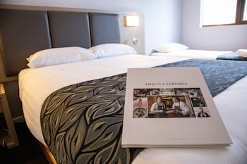 One Bedroom Apartment King Executive + Two Singles K2S