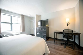 Deluxe Studio, 1 King Bed with Sofa bed, Non Smoking