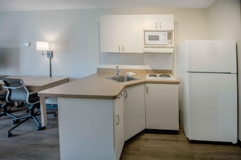 Deluxe Studio, 1 Queen Bed with Sofa bed, Non Smoking (Premium)