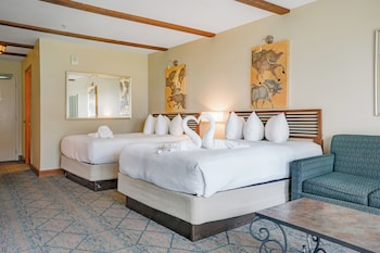 Junior Suite, 2 Queen Beds, Park View