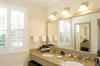 Standard Room, 2 Queen Beds, Marina View