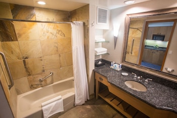 Junior Suite, 2 Queen Beds, Park View