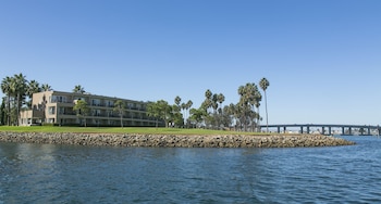 Junior Suite, 1 King Bed, Accessible, Bay View