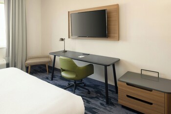 Studio, 1 King Bed with Sofa bed, Roll-in Shower