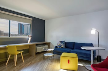 Chic, Suite, 1 King Bed, Balcony, Pool View