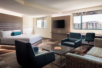 aloft, Suite, 1 King Bed, Balcony