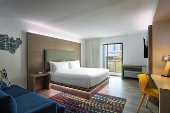 Chic, Suite, 1 King Bed, Balcony, Pool View