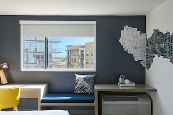 Chic, Room, 1 King Bed, Pool View