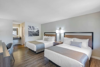 Room, 2 Queen Beds, Non Smoking