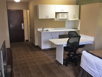 Room, 1 Queen Bed, Non Smoking, Kitchen