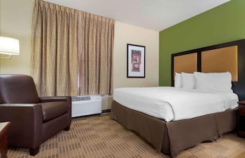 Room, 1 King Bed, Mobility Accessible, Non Smoking (Roll-In Shower, Kitchen)