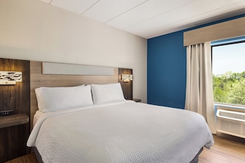 Standard Room, 1 King Bed