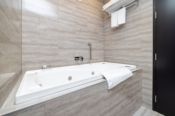 Premium Twin Suite