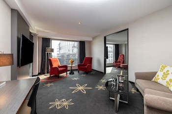 Premium King Suite